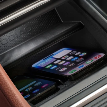 SKODA KODIAQ - CARGA INALÁMBRICA